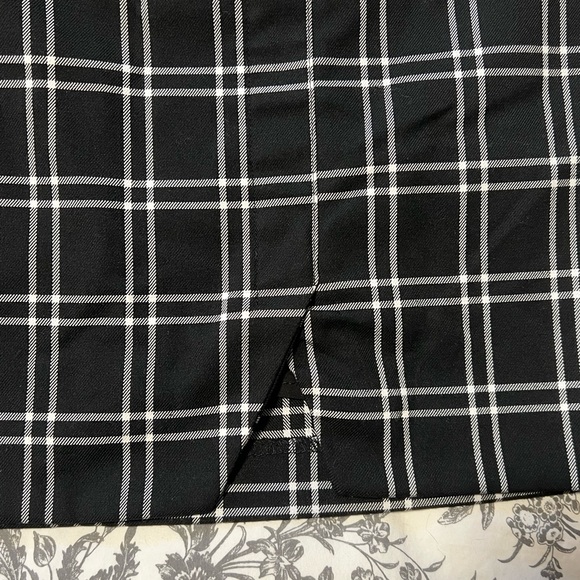 Dynamite plaid skirt - Picture 2 of 3